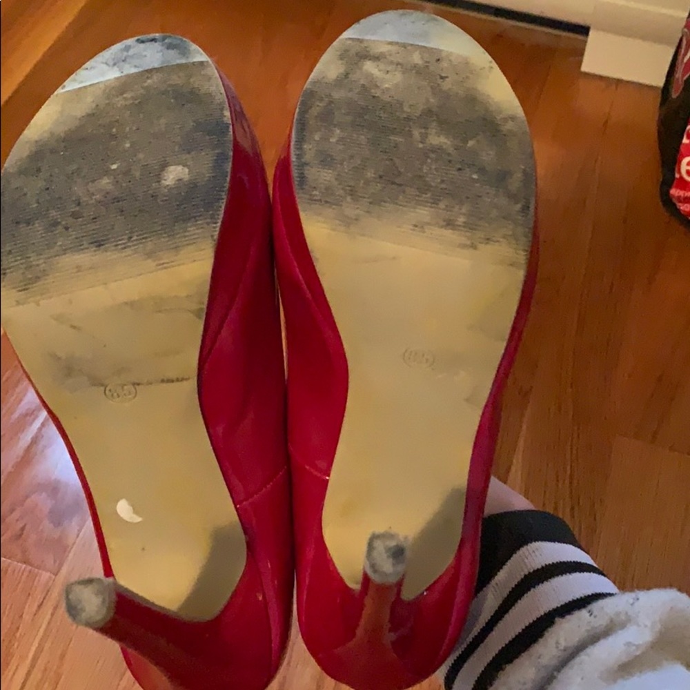 Lightly worn patent leather red Steve Madden heels - Picture 4 of 4